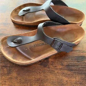 Birkenstock Gizeh Black Thong Sandals with Tan Footbed